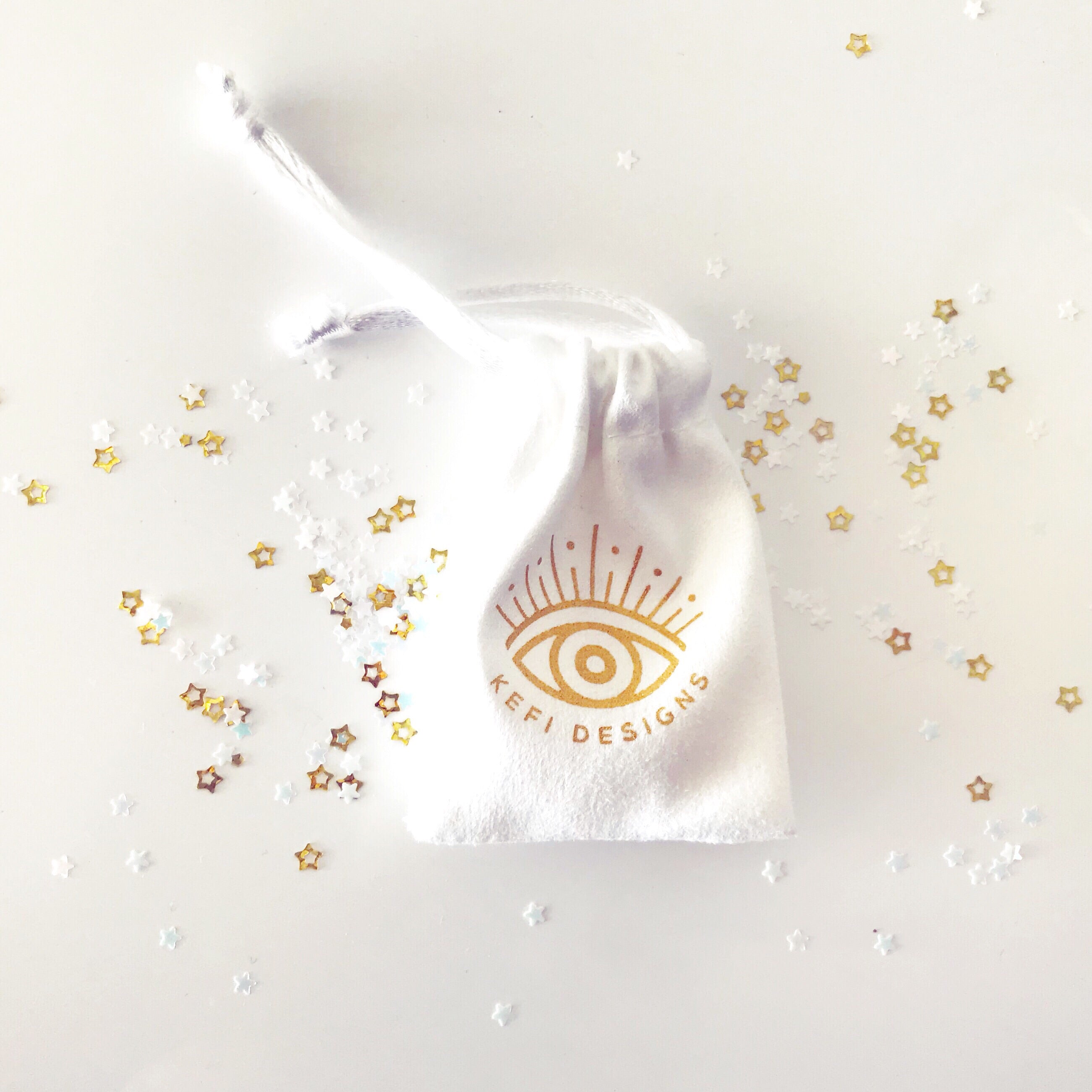 Solo Pearl Eye Necklace
