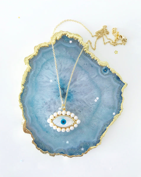 Solo Pearl Eye Necklace